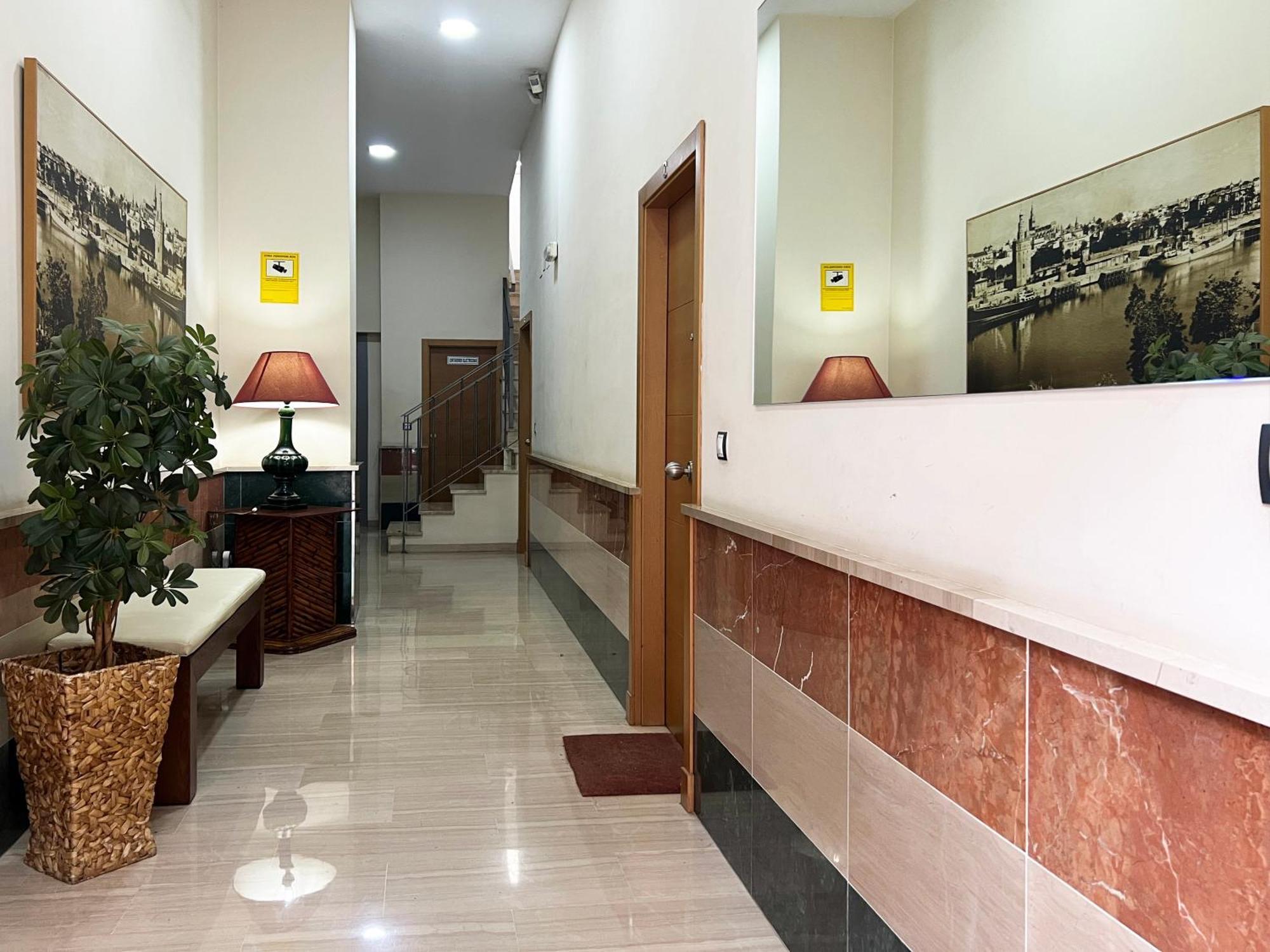 Studio City Center - Aloha Sevilla Екстер'єр фото